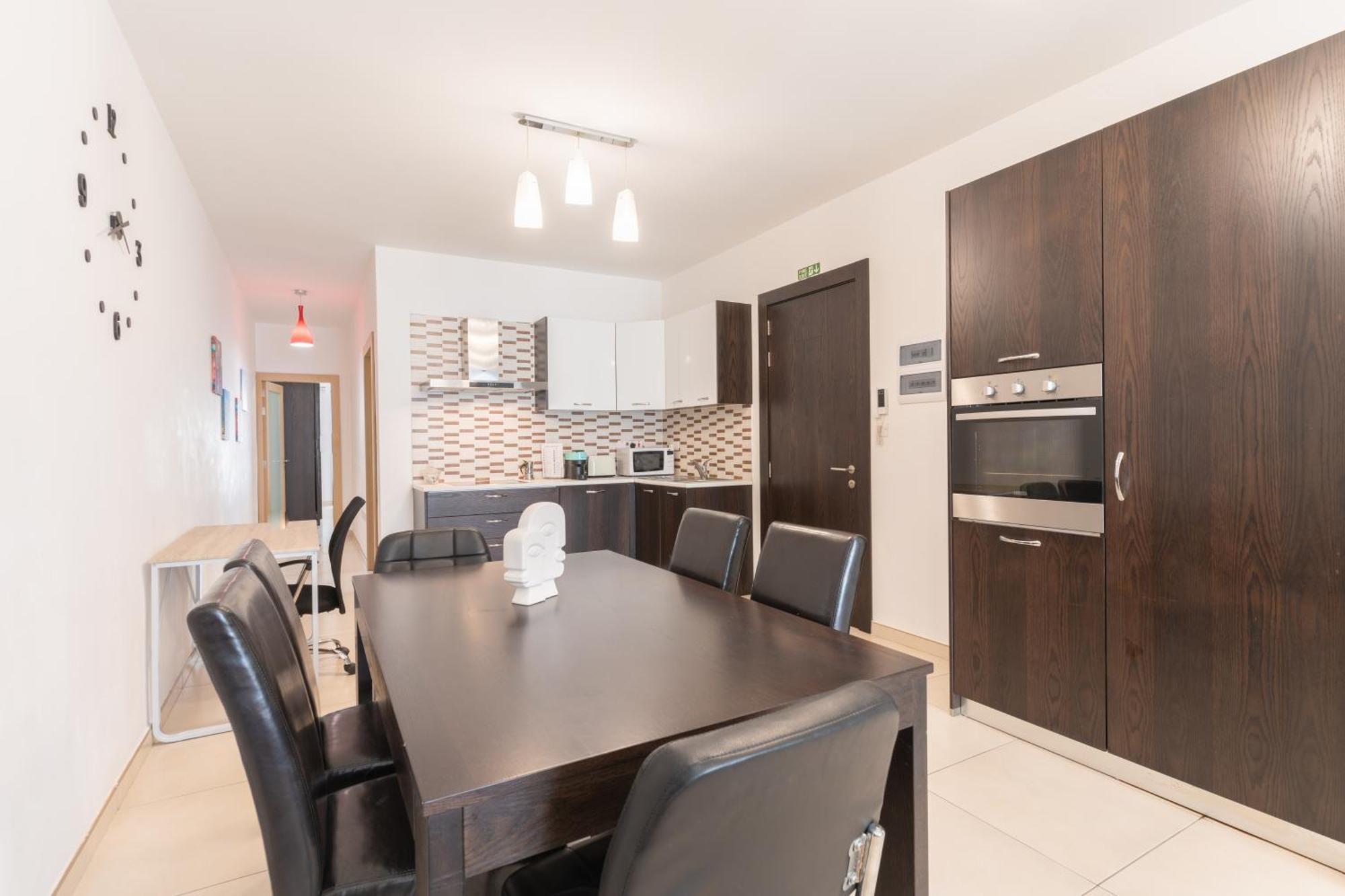 2 Bedroom In Central St Julians Prime Location In Paceville Apt 3 By Vaganza St. Julian's Zewnętrze zdjęcie