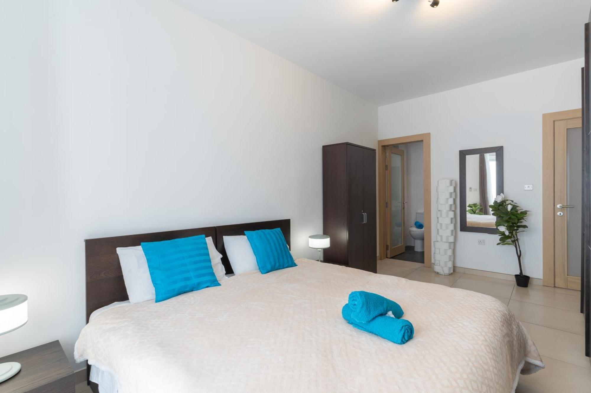 2 Bedroom In Central St Julians Prime Location In Paceville Apt 3 By Vaganza St. Julian's Zewnętrze zdjęcie
