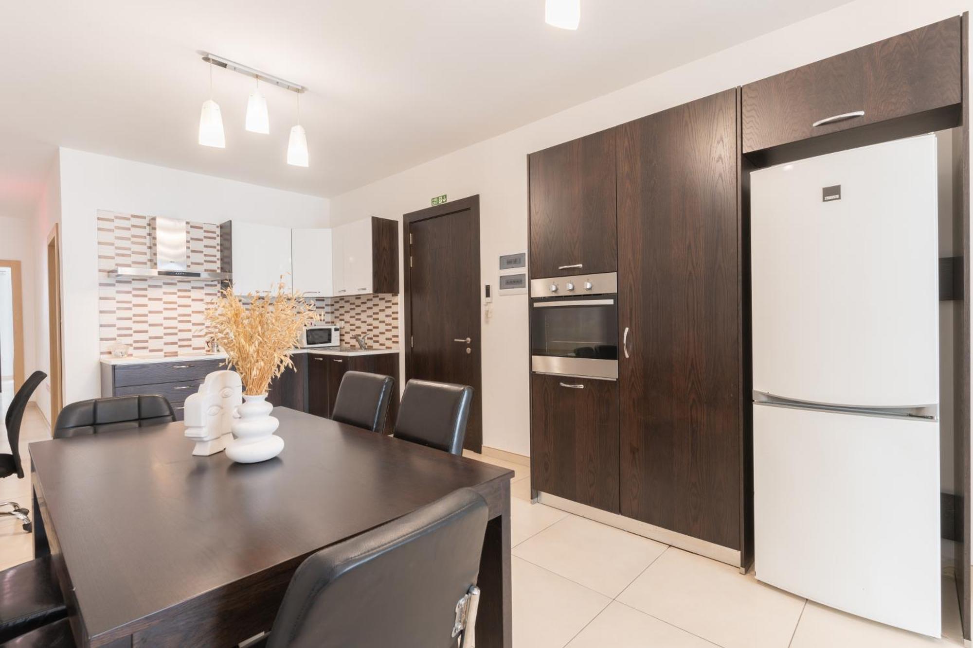 2 Bedroom In Central St Julians Prime Location In Paceville Apt 3 By Vaganza St. Julian's Zewnętrze zdjęcie